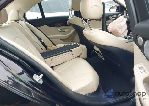 2016 Mercedes-Benz C 300 4Matic/Luxury 4Matic/Sport 4Matic из США, поврежденный, VIN 55SWF4KB8GU147398